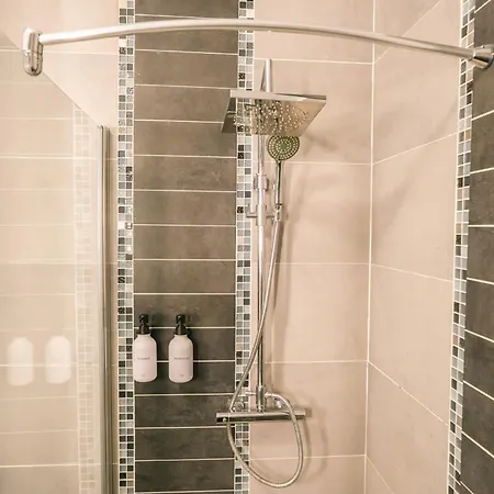 Luxueux-climatisation-3 Chambres-2sdb-garage -aj Carcassonne