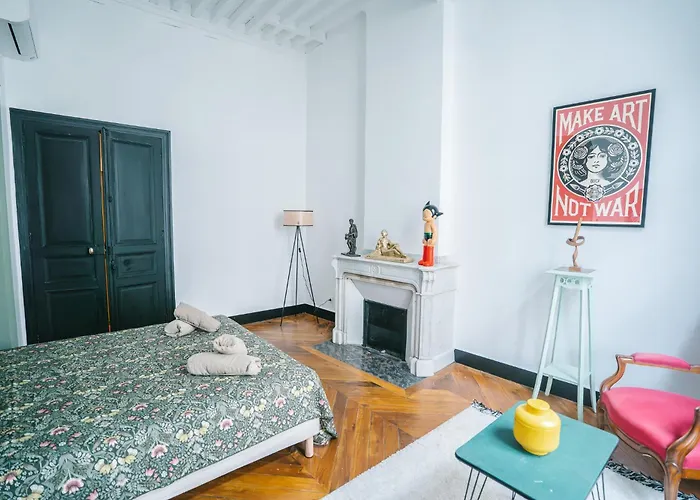 Luxueux-climatisation-3 Chambres-2sdb-garage -aj Carcassonne