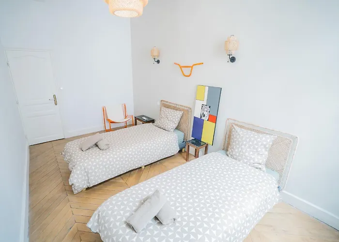 Luxueux-climatisation-3 Chambres-2sdb-garage -aj Daire *