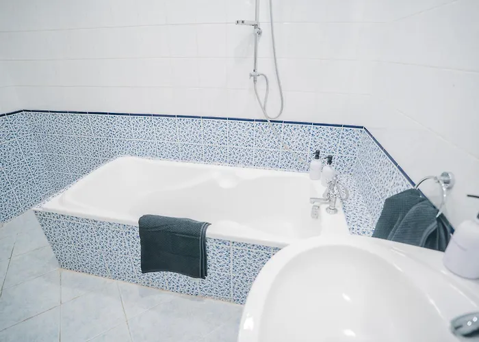 Luxueux-climatisation-3 Chambres-2sdb-garage -aj Daire Carcassonne